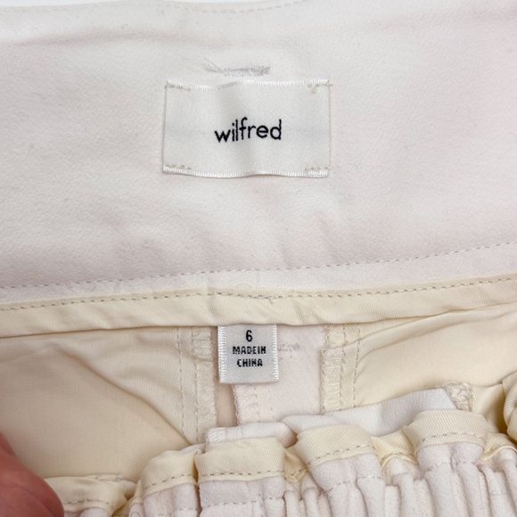 π€ Aritzia Wilfred Paperbag Shorts β Light Birch β Size 6 β Retail: $100 - Picture 6 of 10